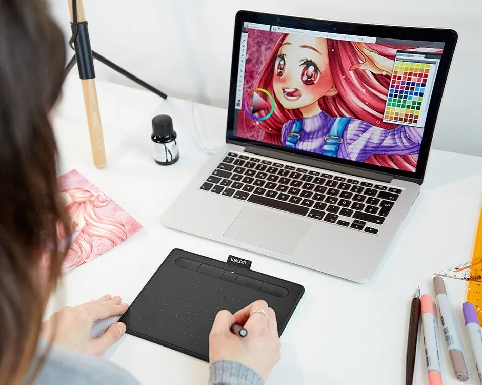 Графічний планшет Wacom Intuos small з Bluetooth чорний Графічний планшет Wacom Intuos small з Bluetooth чорний