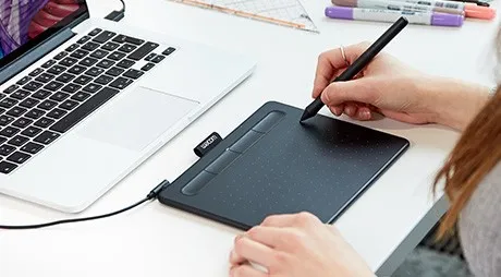 Графічний планшет Wacom Intuos small чорний (без Bluetooth) Графічний планшет Wacom Intuos small чорний (без Bluetooth)