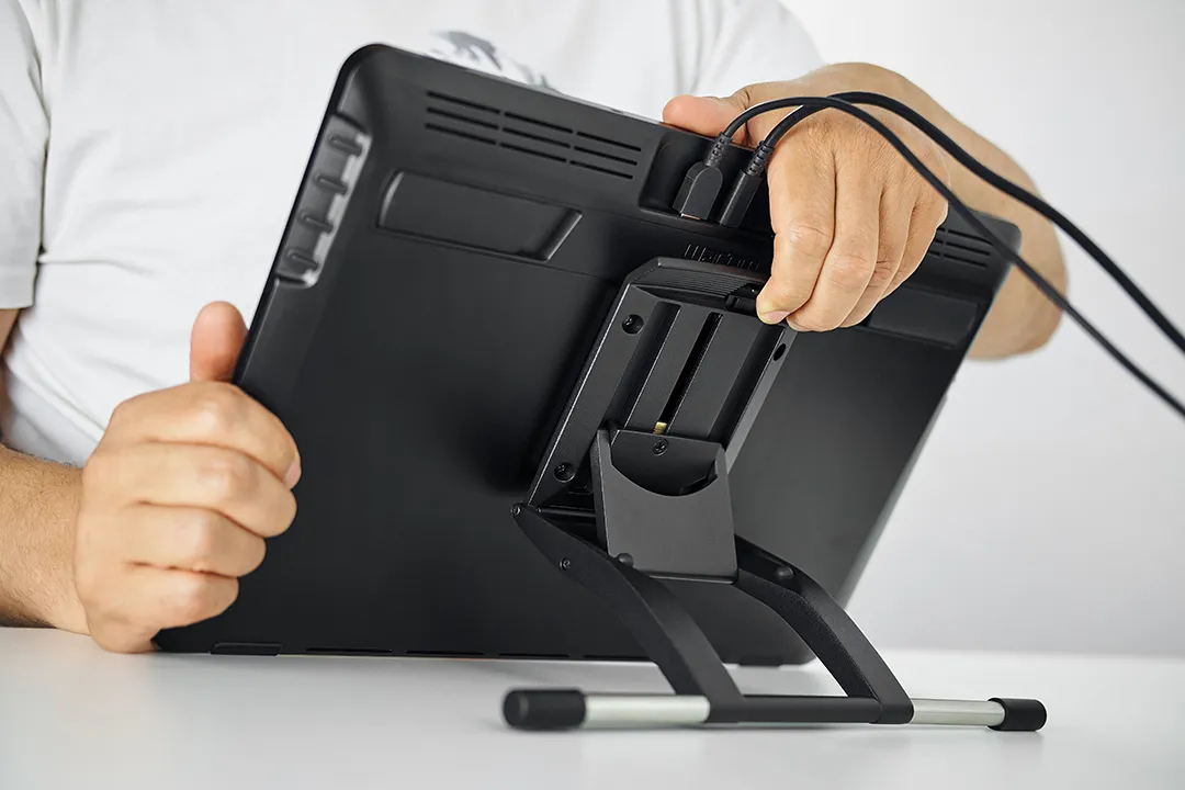 Графічний монітор-планшет Wacom Cintiq Pro 16 (2021) – USED Графічний монітор-планшет Wacom Cintiq Pro 16 (2021) – USED