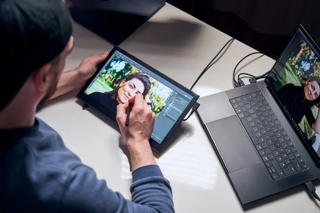 Монітор-планшет Wacom Movink 13 touch Монітор-планшет Wacom Movink 13 touch