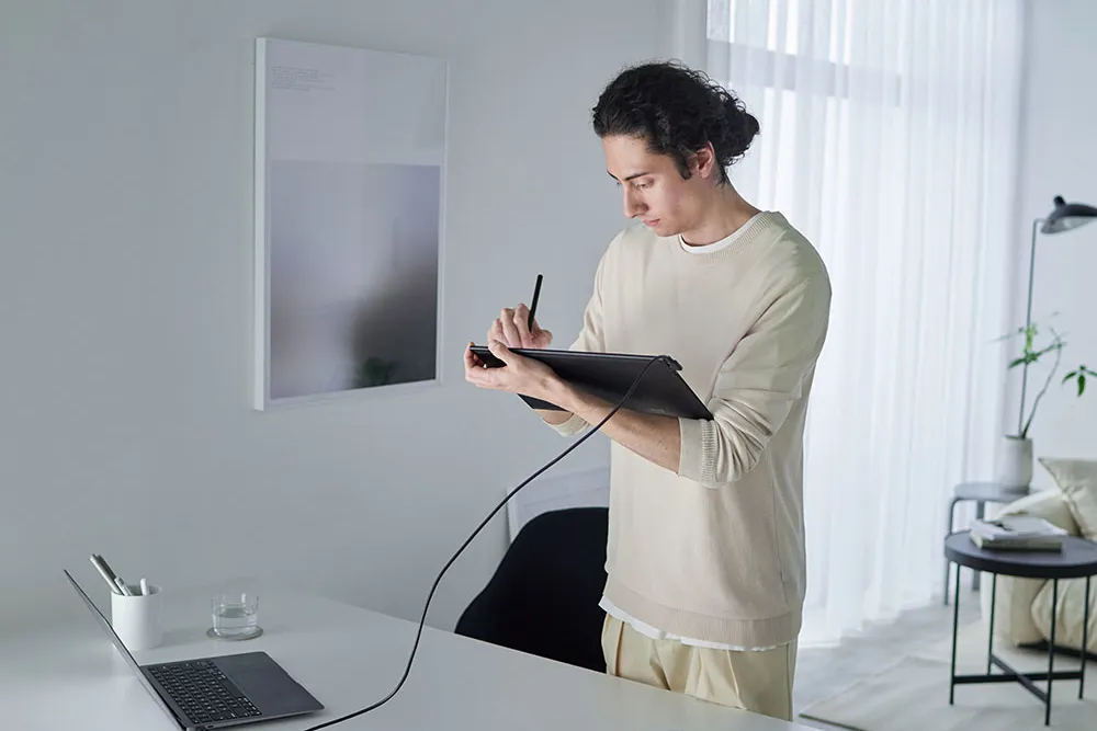 Монітор-планшет Wacom Movink 13 touch Монітор-планшет Wacom Movink 13 touch