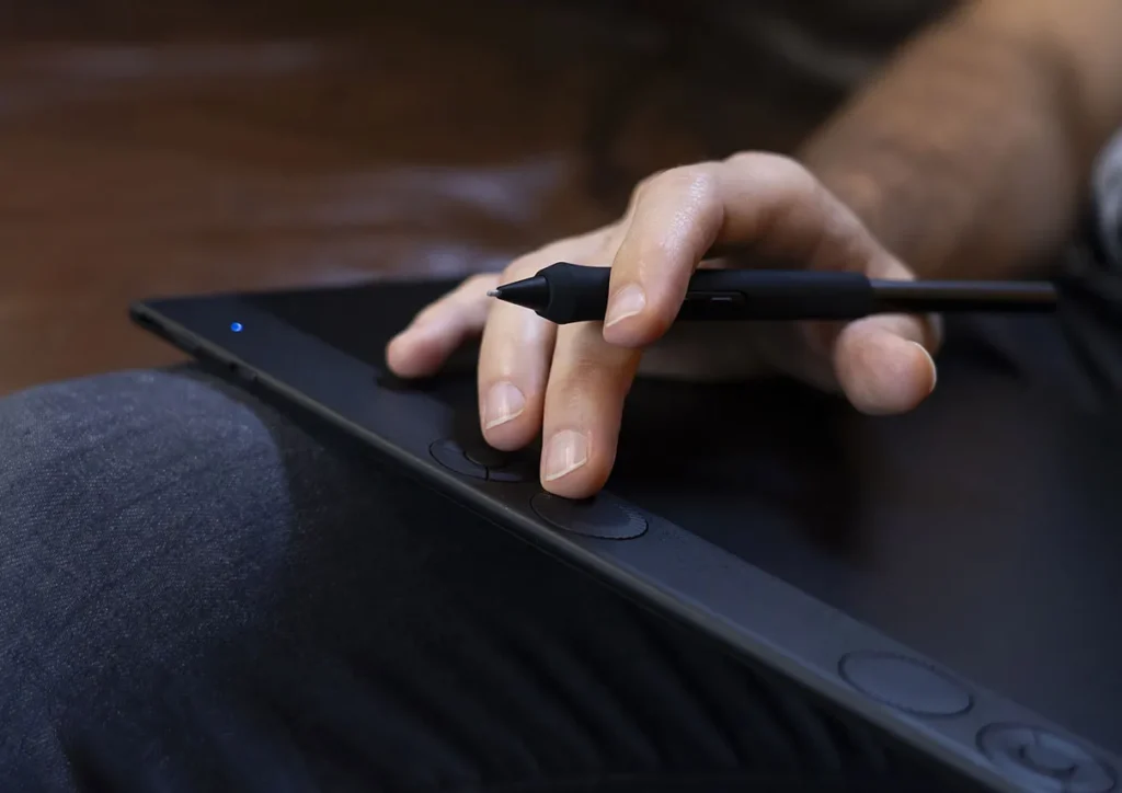 Графічний планшет Wacom Intuos Pro Small (PTK470K0B) - 2025 Графічний планшет Wacom Intuos Pro Small (PTK470K0B) - 2025