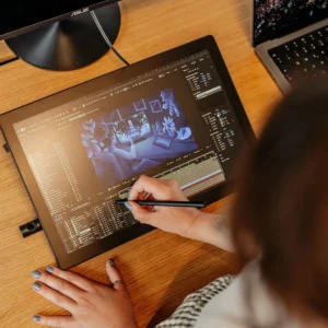 Монітор-планшет Wacom Cintiq 16 (2025) Монітор-планшет Wacom Cintiq 16 (2025)