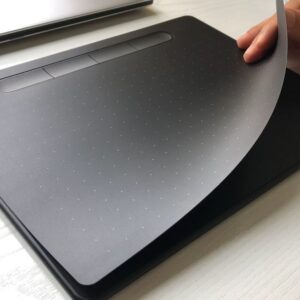 Чорна непрозора захисна плівка для Wacom One S (CTC4110) Чорна непрозора захисна плівка для Wacom One S (CTC4110)