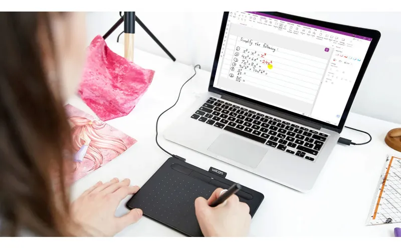 Графічний монітор-планшет Wacom One 14 (DTC 141) Графічний монітор-планшет Wacom One 14 (DTC 141)